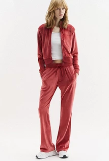 Найдите вдохновение в стильных весенних образах 2026 года23