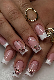 Френч 2026: стильный маникюр, который вдохновит на обновление29