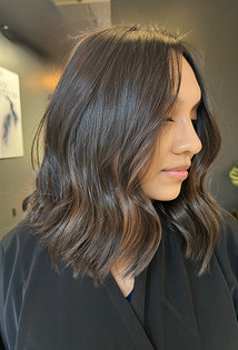 Новые стрижки на средние волосы: 6 стильных вариантов для любого типа волос8