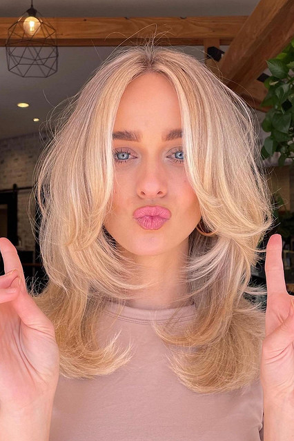 Новые стрижки на средние волосы: 6 стильных вариантов для любого типа волос21