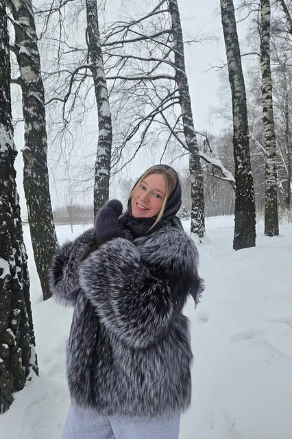 Откройте для себя стильный способ носить шарф как капюшон16