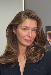 Новые стрижки на средние волосы: 6 стильных вариантов для любого типа волос27