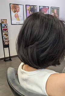 Новые стрижки на средние волосы: 6 стильных вариантов для любого типа волос12