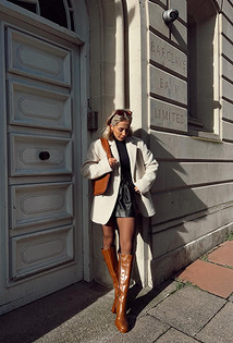 Коричневые сапоги: 5 стильных идей от модных инфлюенсеров27