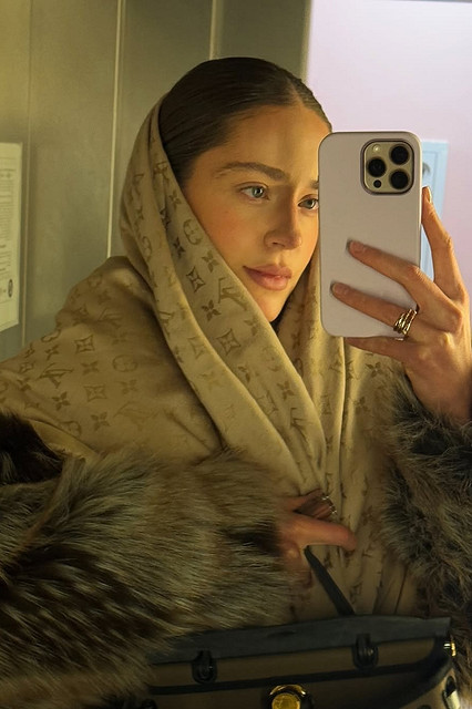 Откройте для себя стильный способ носить шарф как капюшон6