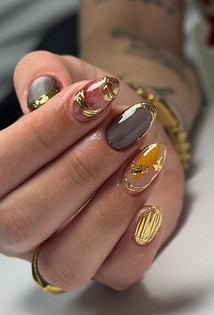 Маникюр 2026: элегантное золото без излишнего блеска30