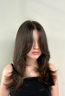 Новые стрижки на средние волосы: 6 стильных вариантов для любого типа волос20