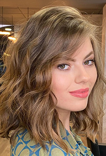 Новые стрижки на средние волосы: 6 стильных вариантов для любого типа волос10