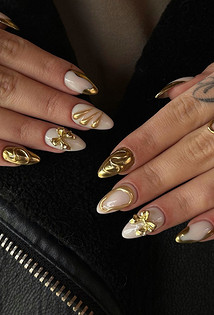 Маникюр 2026: элегантное золото без излишнего блеска27