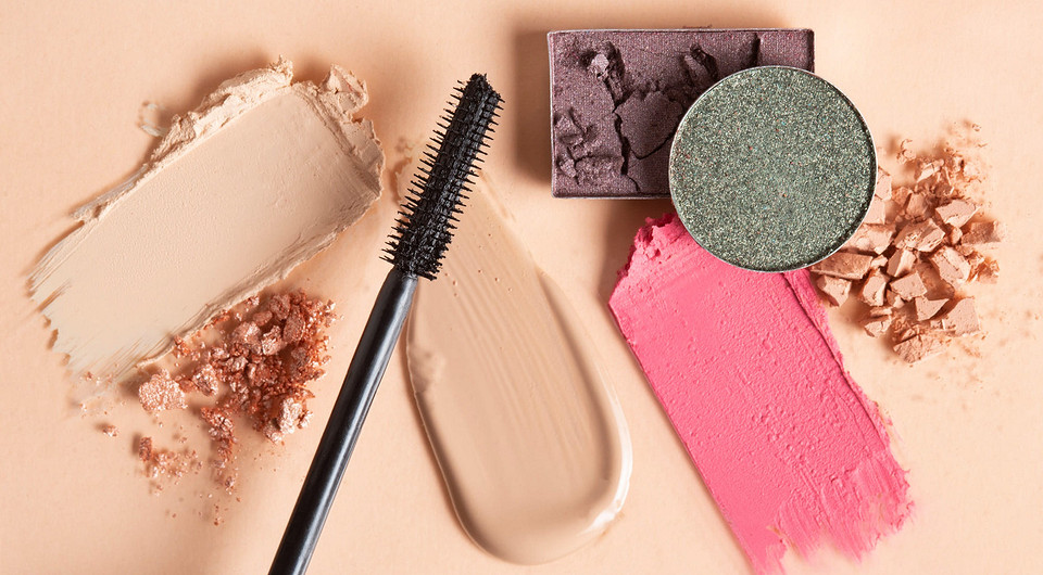 От совещания до вечеринки: 7 универсальных вариантов макияжа0